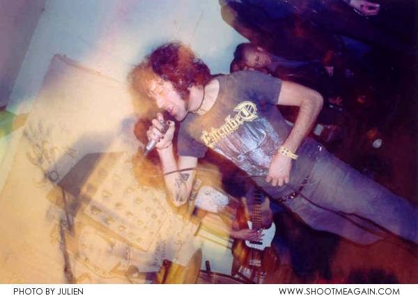 The Now Denial à Liège (Squat La Fäctory), le 15-02-2003, par Julien — 5 sur 8